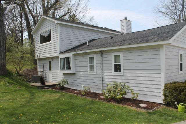 1464 Maxfield Lake Road Hartland, MI 48353 - Photo 27 of 29 21144028-26.JPG
