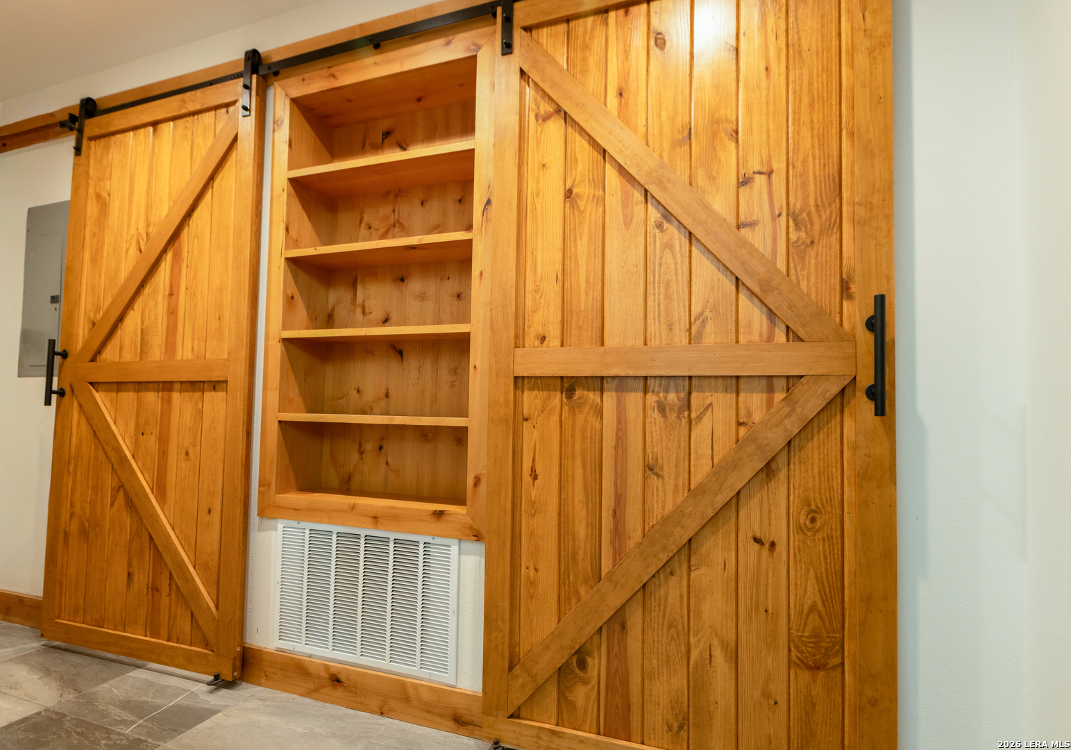 525 Windmill Drive Bandera, TX 78003 - Photo 13 of 28 a view of an entryway