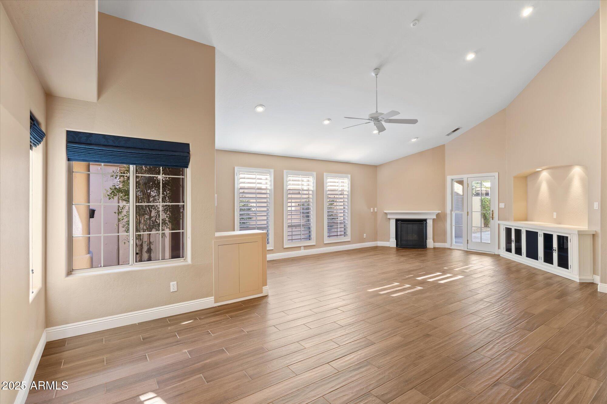 5534 North 15th Street Phoenix, AZ 85014 - Photo 5 of 25 Living Room
