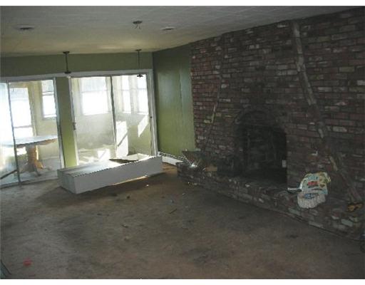 57 Isle Of Capri Road Coventry, RI 02816 - Photo 6 of 10 Living Room.