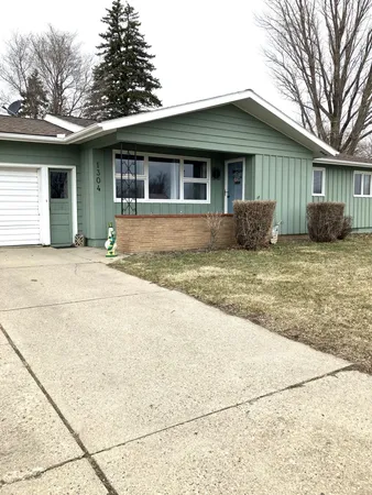 $199,900 | 1304 South State Street, Fairmont, MN 56031