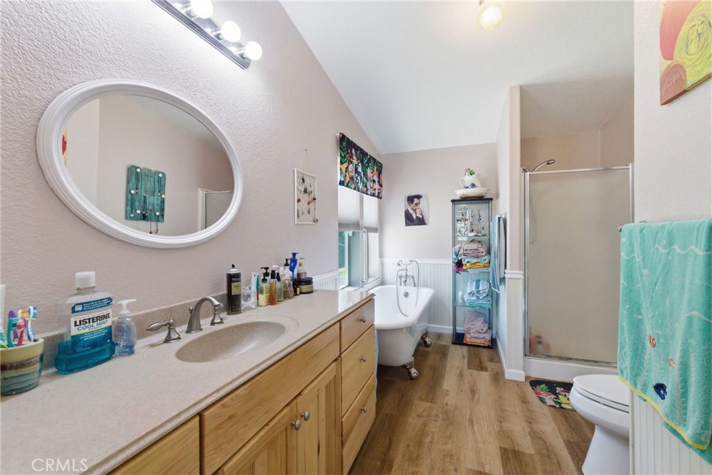 21552 Sprague Road West Groveland, CA 95321 - Photo 12 of 36 a very nice looking room with a large window