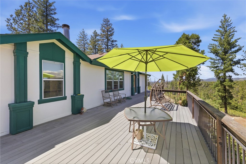 21552 Sprague Road West Groveland, CA 95321 - Photo 18 of 36 a view of a chair and tables in the balcony