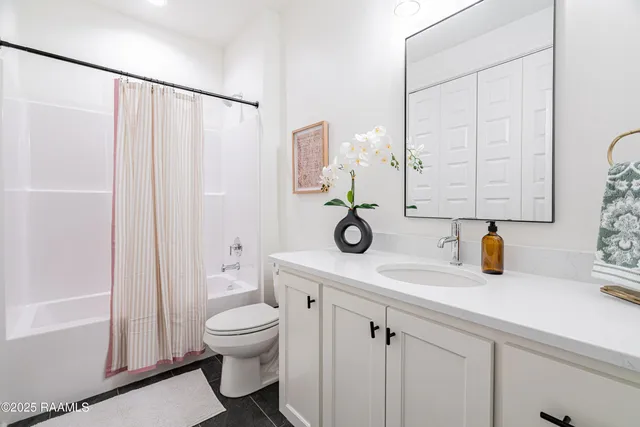 $4,000 | 1510 Kaliste Saloom Road, Unit 404, Lafayette, LA 70508