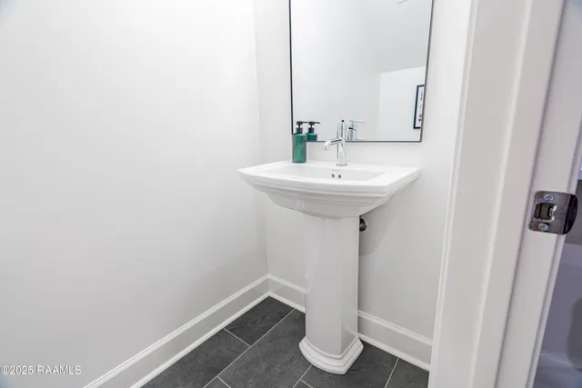 $4,000 | 1510 Kaliste Saloom Road, Unit 404, Lafayette, LA 70508