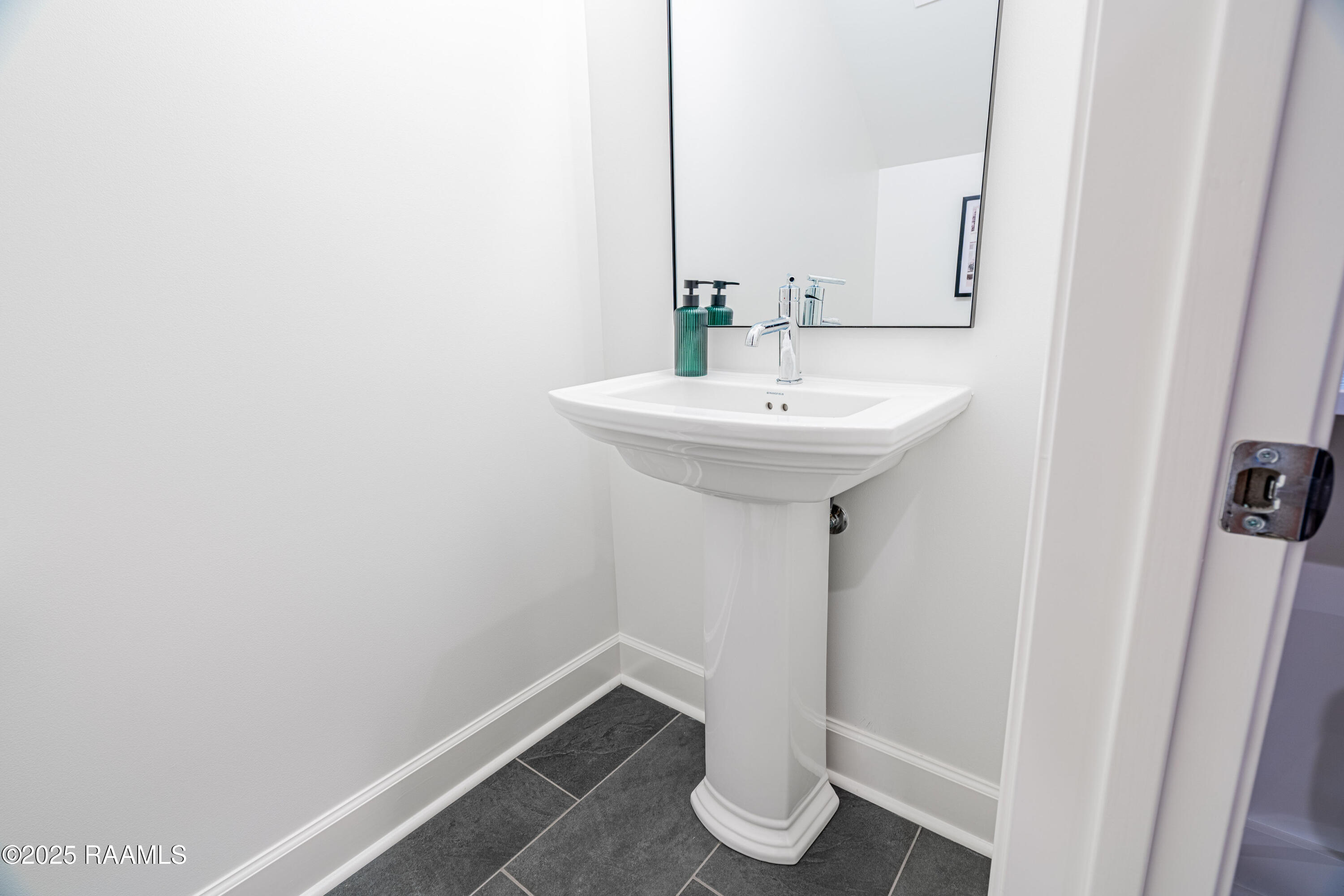 1510 Kaliste Saloom Road, Unit 404 Lafayette, LA 70508 - Photo 21 of 35 SH_04029-HDR