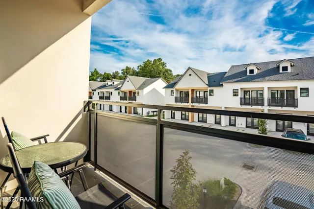 $4,000 | 1510 Kaliste Saloom Road, Unit 404, Lafayette, LA 70508