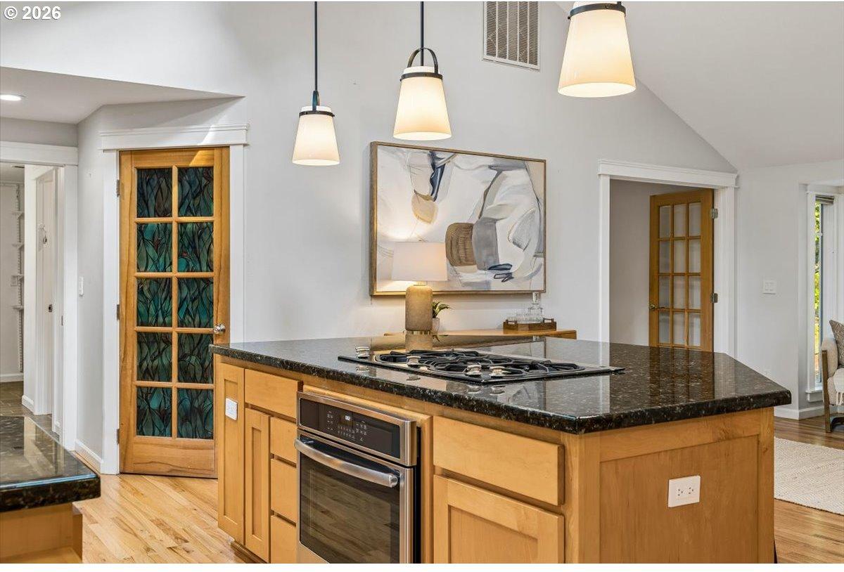 5272 Southwest Tree Street Lake Oswego, OR 97035 - Photo 26 of 34 Kitchen