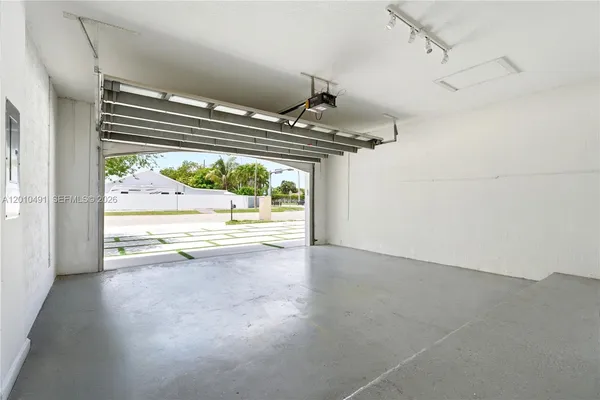 $4,950 | 15203 Southwest 142nd Avenue, Miami, FL 33177