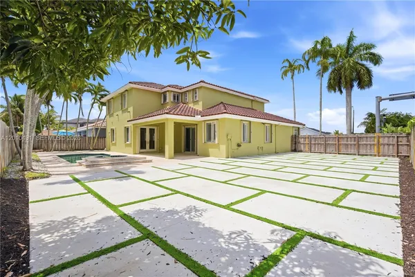 $4,950 | 15203 Southwest 142nd Avenue, Miami, FL 33177