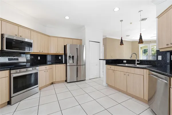 $4,950 | 15203 Southwest 142nd Avenue, Miami, FL 33177