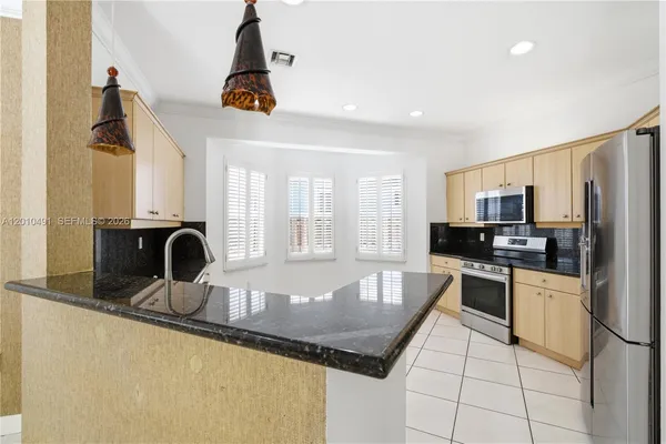 $4,950 | 15203 Southwest 142nd Avenue, Miami, FL 33177