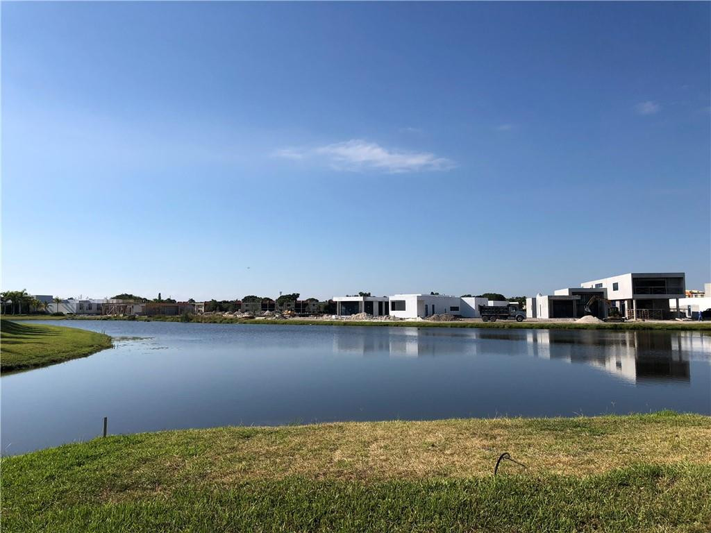 150 Riviera Circle, Unit 150 Weston, FL 33326 - Photo 2 of 16 Photo 2