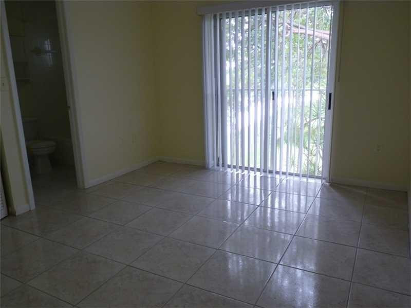 150 Riviera Circle, Unit 150 Weston, FL 33326 - Photo 5 of 16 Photo 5
