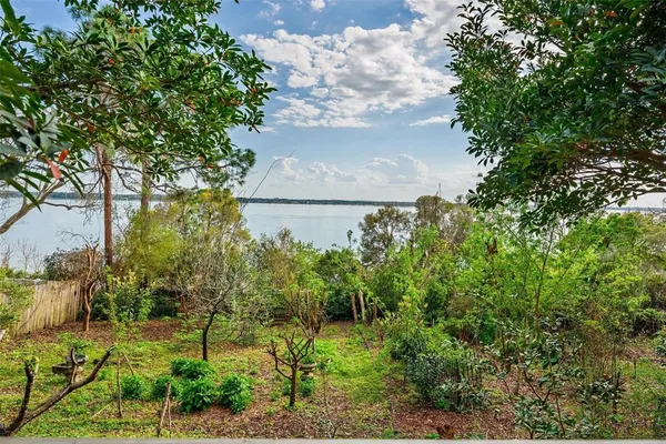 $2,300,000 | 976 Fairview Avenue, Mount Dora, FL 32757