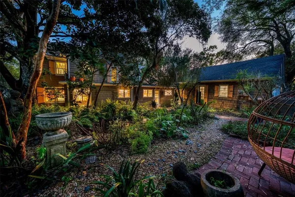 $2,300,000 | 976 Fairview Avenue, Mount Dora, FL 32757