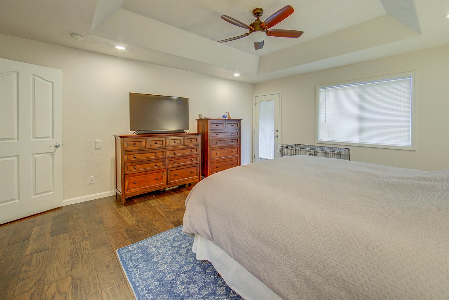 509 Ridgeway Avenue Central Point, OR 97502 - Photo 29 of 32 Master Bedroom