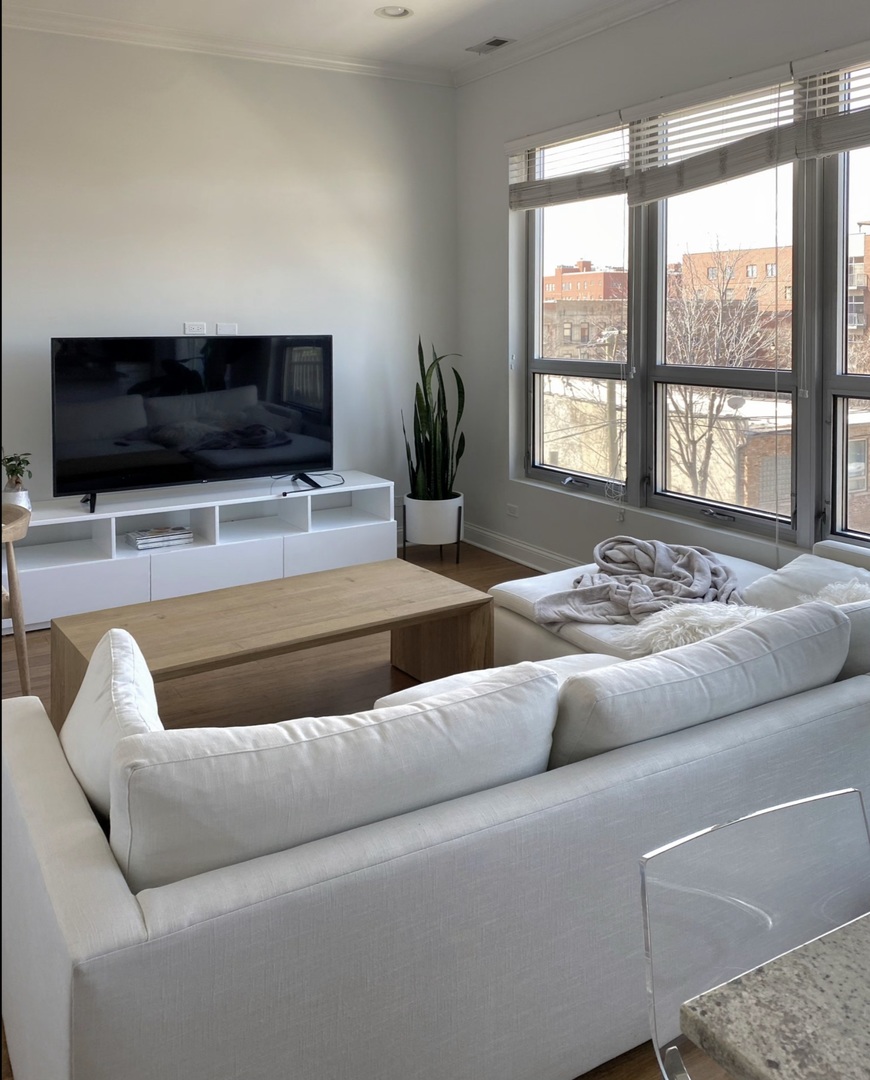 3 North Aberdeen Street, Unit 401 Chicago, IL 60607 - Photo 5 of 6
