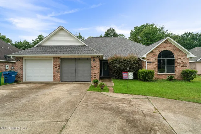 $279,900 | 3425 Beachview Drive, Ocean Springs, MS 39564