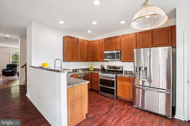 $800,000 | 3335 Beechcliff Drive, Alexandria, VA 22306