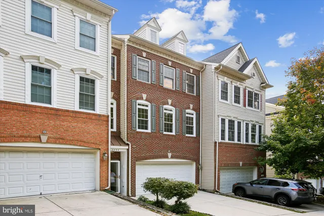$800,000 | 3335 Beechcliff Drive, Alexandria, VA 22306