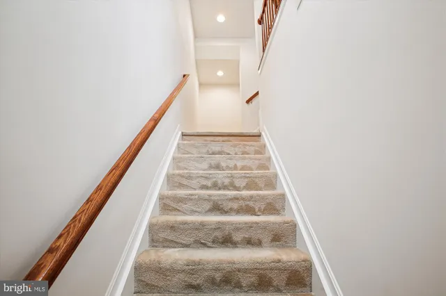 $800,000 | 3335 Beechcliff Drive, Alexandria, VA 22306