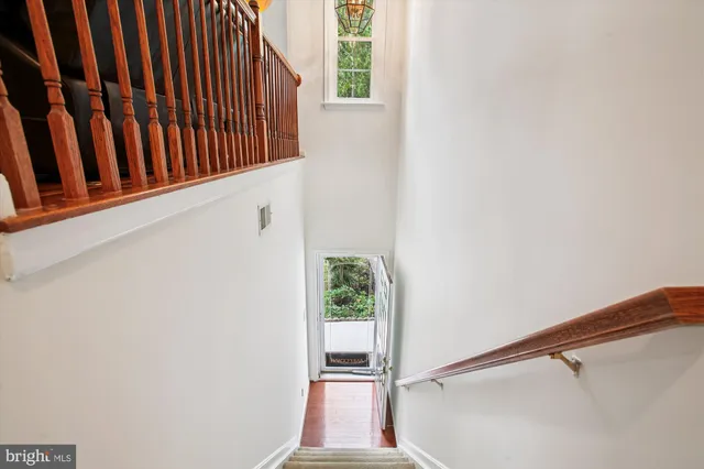 $800,000 | 3335 Beechcliff Drive, Alexandria, VA 22306