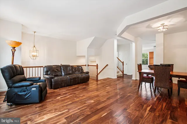 $800,000 | 3335 Beechcliff Drive, Alexandria, VA 22306