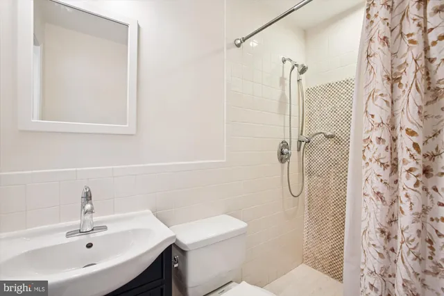 $800,000 | 3335 Beechcliff Drive, Alexandria, VA 22306