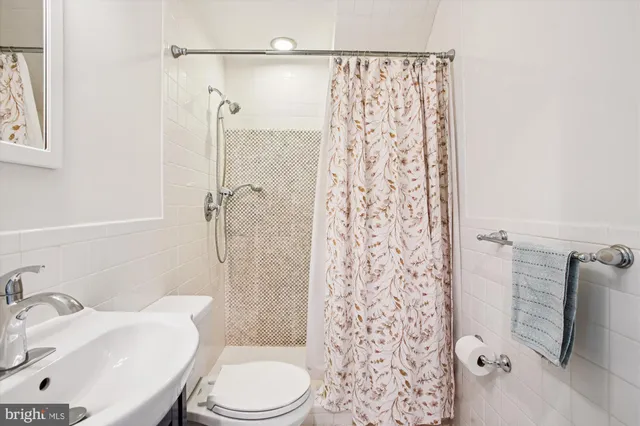 $800,000 | 3335 Beechcliff Drive, Alexandria, VA 22306