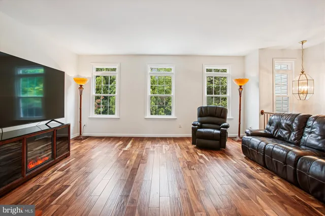 $800,000 | 3335 Beechcliff Drive, Alexandria, VA 22306