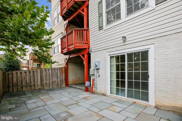 $800,000 | 3335 Beechcliff Drive, Alexandria, VA 22306