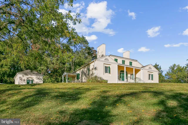 $800,000 | 3335 Beechcliff Drive, Alexandria, VA 22306