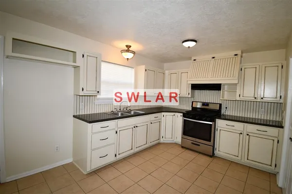 $925 | 2403 Evelia Street, Westlake, LA 70669