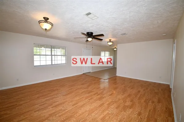 $925 | 2403 Evelia Street, Westlake, LA 70669