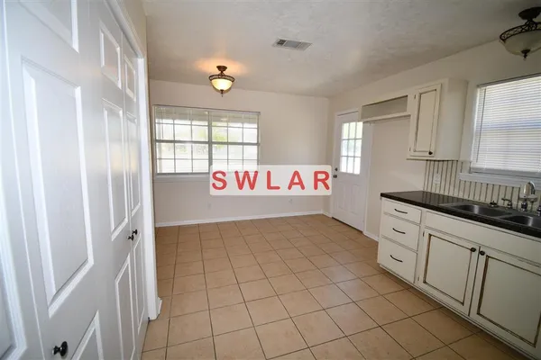 $925 | 2403 Evelia Street, Westlake, LA 70669