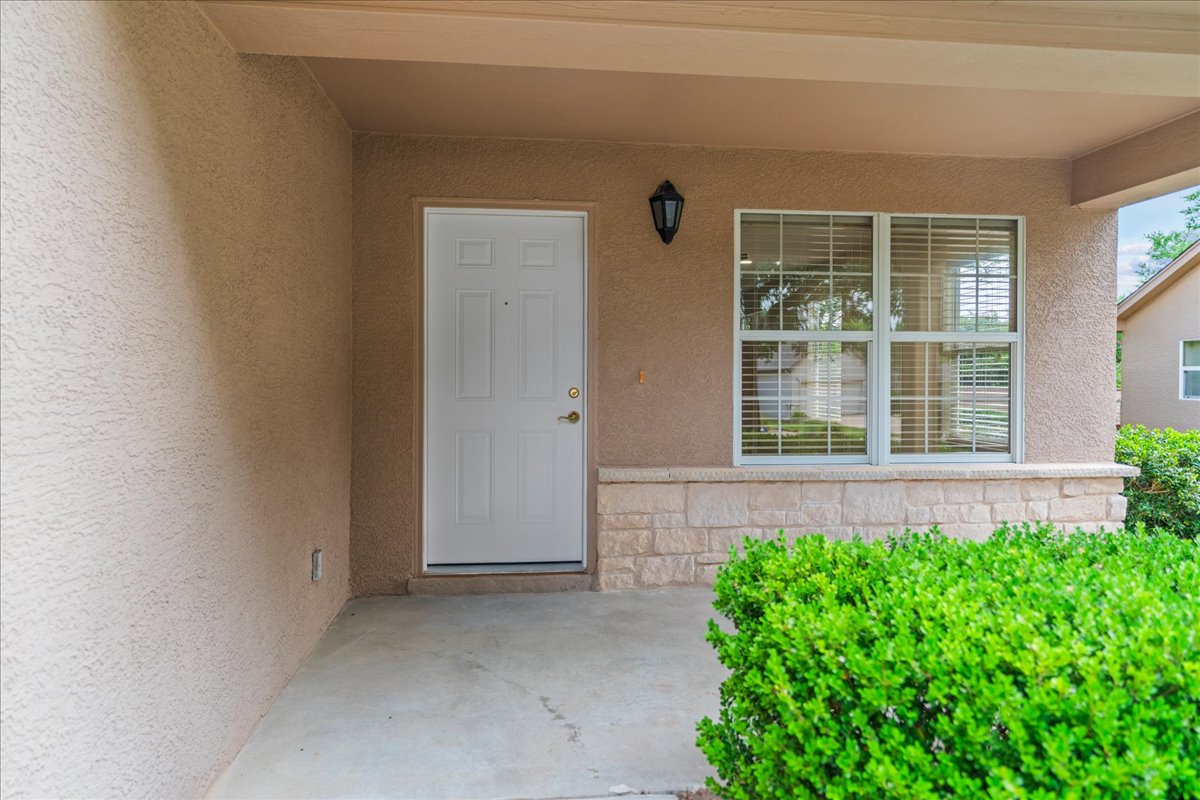 104 Whitewing Way Georgetown, TX 78633 - Photo 3 of 29