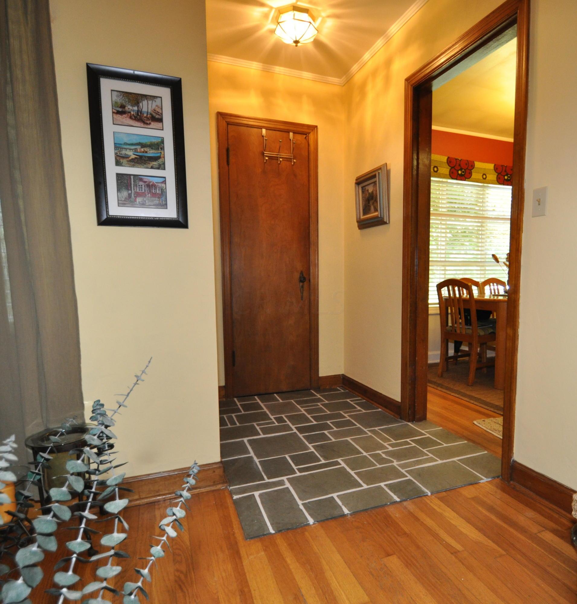 573 Midgard Road Columbus, OH 43202 - Photo 3 of 19 Gallery Image 3