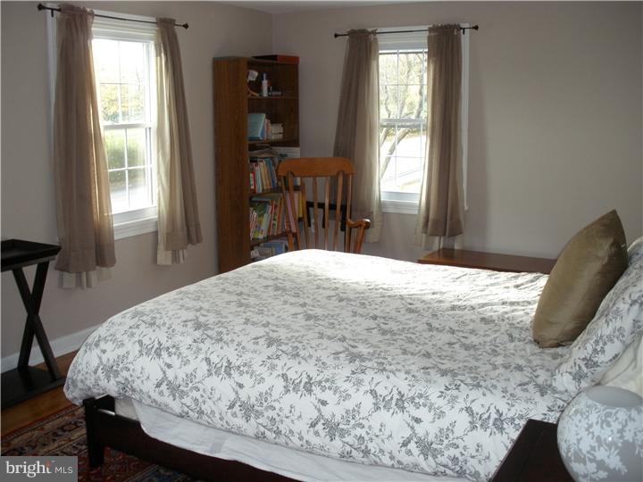 527 Ashmead Road Cheltenham, PA 19012 - Photo 16 of 21 Bedroom 2