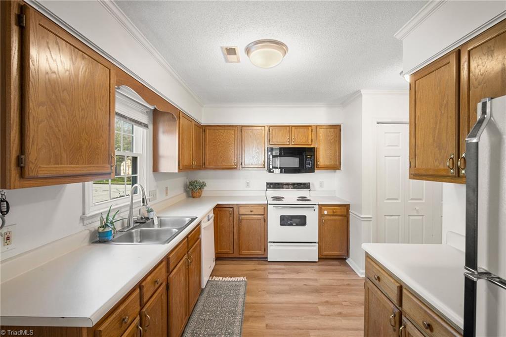 6300 Ridge Haven Road Greensboro, NC 27410 - Photo 9 of 25 Gallery Image 9