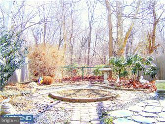 4429 Crossland Road Philadelphia, PA 19154 - Photo 1 of 10 Exterior Back