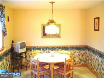 4429 Crossland Road Philadelphia, PA 19154 - Photo 7 of 10 Breakfast Room