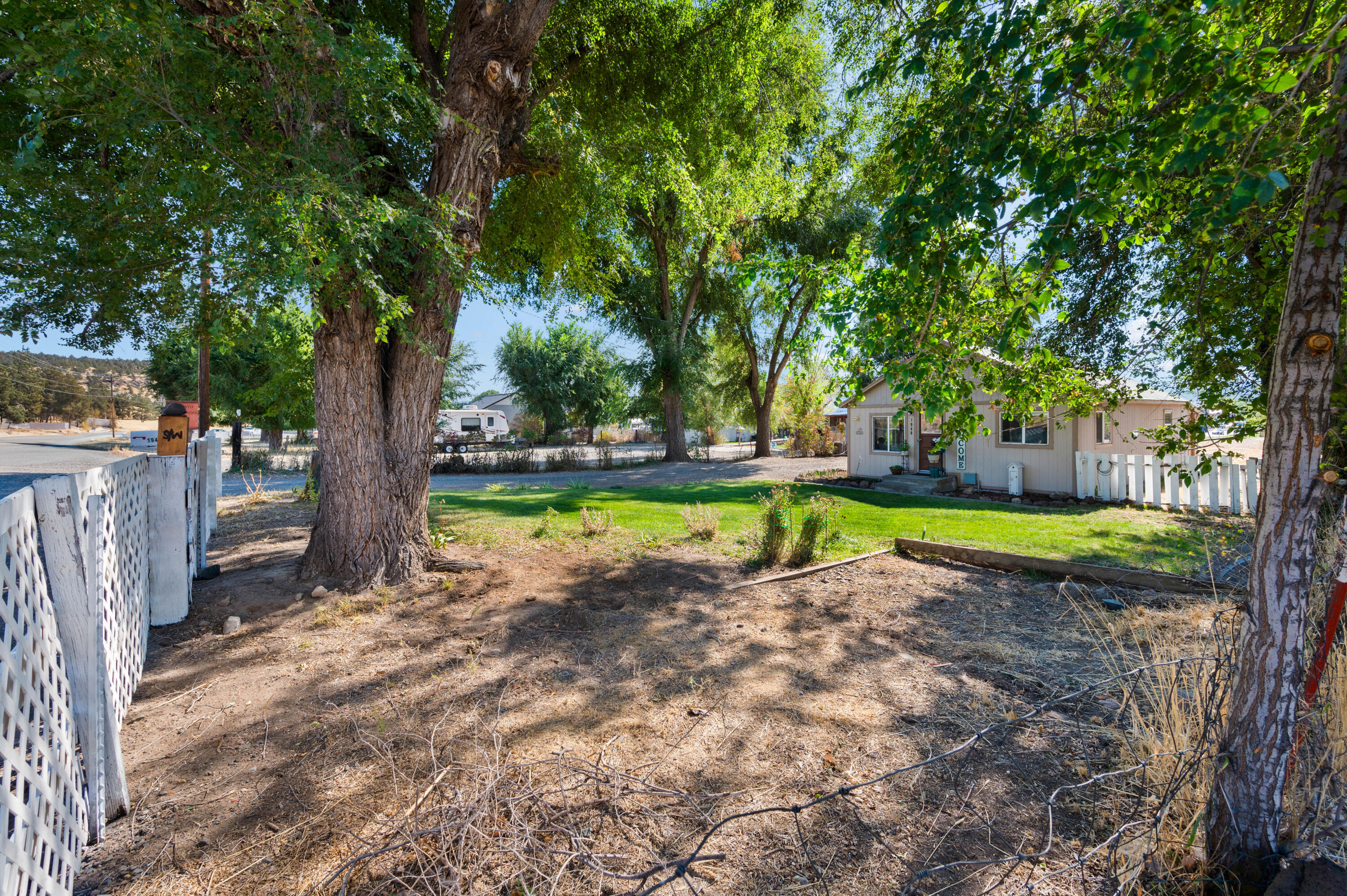 1940 Northeast Laughlin Road Prineville, OR 97754 - Photo 22 of 34 a view of a backyard with swimming pool