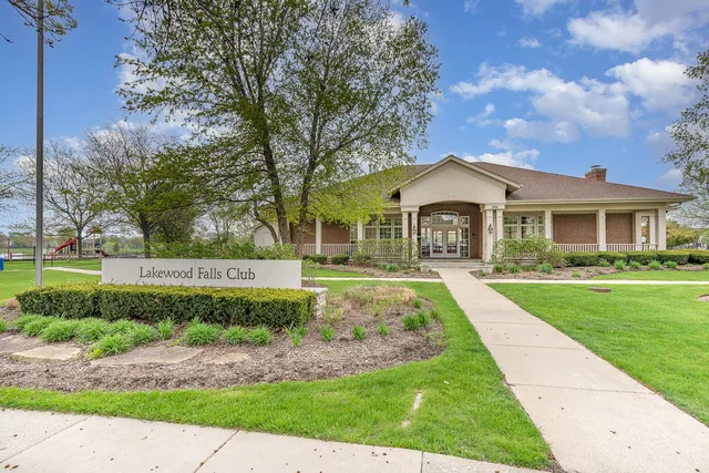 $290,000 | 1796 South Wentworth Circle, Romeoville, IL 60446