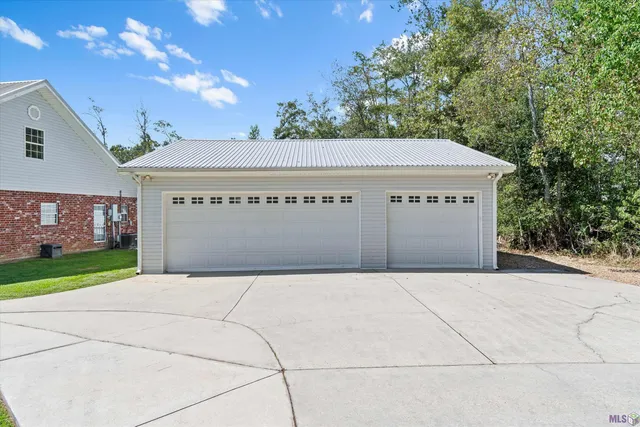 $425,000 | 32885 Lower Rome Road, Springfield, LA 70462