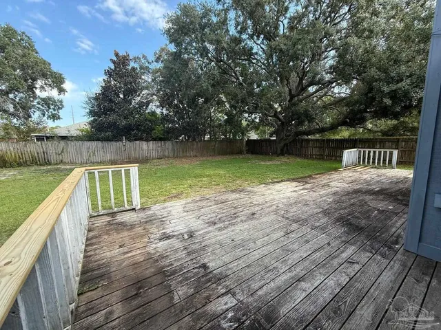 $2,095 | 3872 Mariners Drive, Gulf Breeze, FL 32563