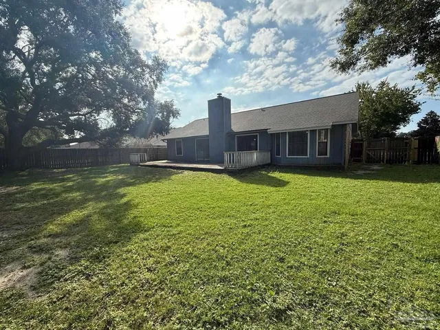 $2,095 | 3872 Mariners Drive, Gulf Breeze, FL 32563