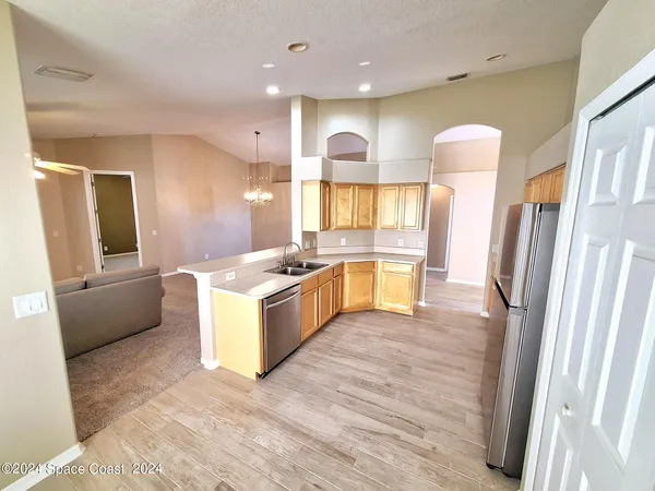 $2,150 | 2622 Glasbern Circle, Melbourne, FL 32904