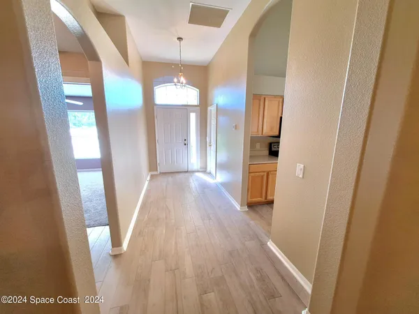 $2,150 | 2622 Glasbern Circle, Melbourne, FL 32904