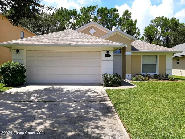 $2,150 | 2622 Glasbern Circle, Melbourne, FL 32904